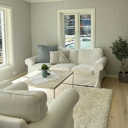 Modern With Sea View In Oysang Ferienhaus