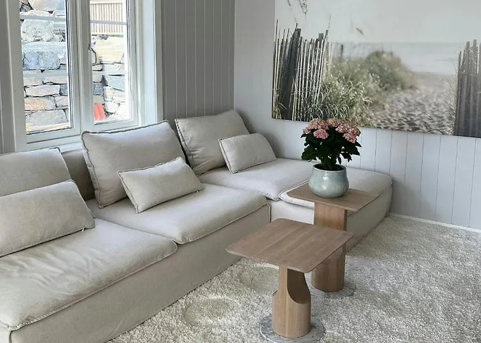 Feriehus Modern With Sea View In Oysang *