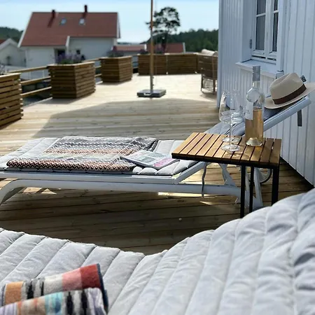 Modern With Sea View In Oysang Feriehus
